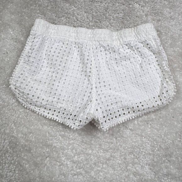 Lilly Pulitzer White Eyelet Short Pull On - Picture 3 of 9